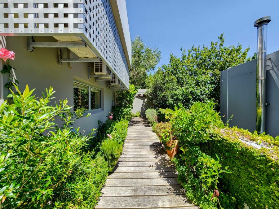 To Let 3 Bedroom Property for Rent in Camps Bay Western Cape
